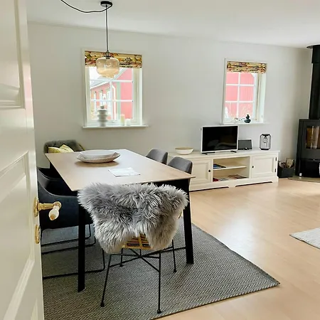 Enchanting With Alpacas In Ferienhaus Lundeborg