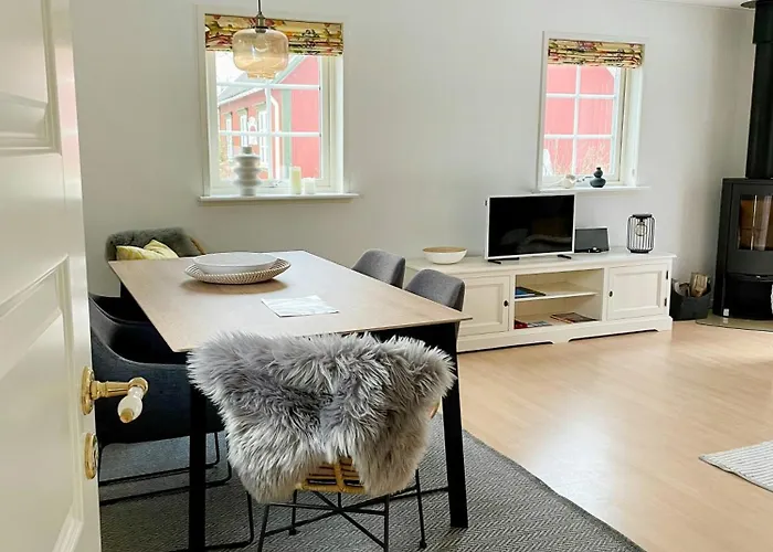 Enchanting With Alpacas In Сasa de vacaciones Lundeborg